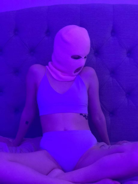 oneweirdmofo nudes star img