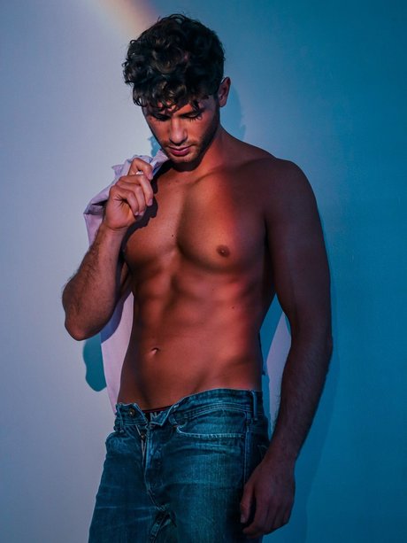 Omar Mahmoud free actress image