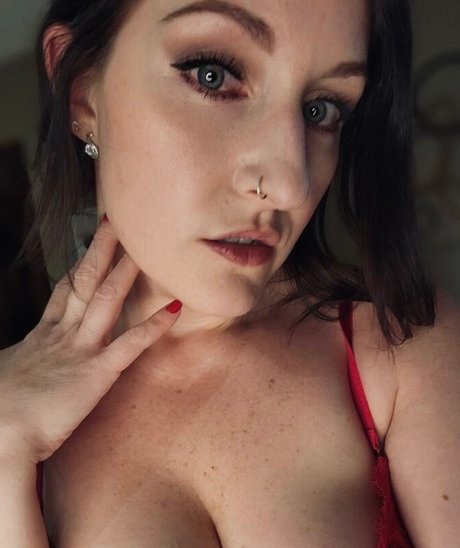 Adalyn Lux star art img