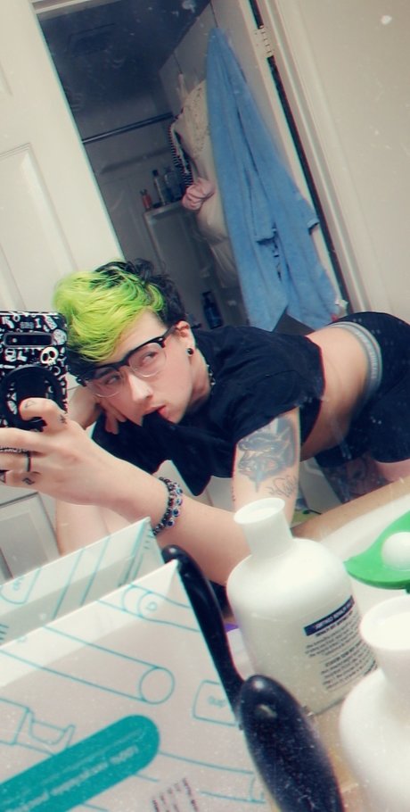 Ollie Alchemy pornstar exclusive pictures