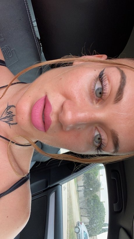 Olivia Misssy exclusive pornstar galleries