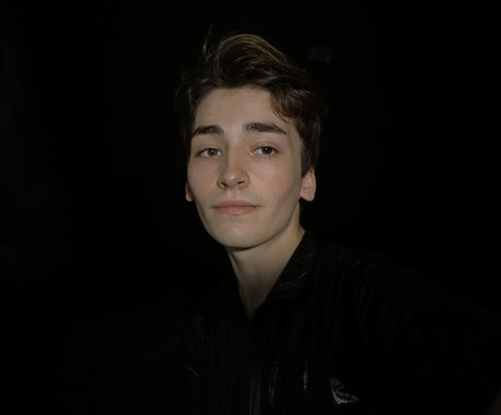 Oliver Lee high quality actress pictures