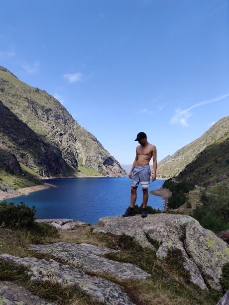 Aitonen model top archive