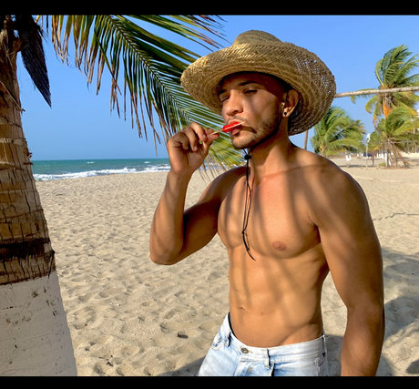 Lino Paz porn star photo