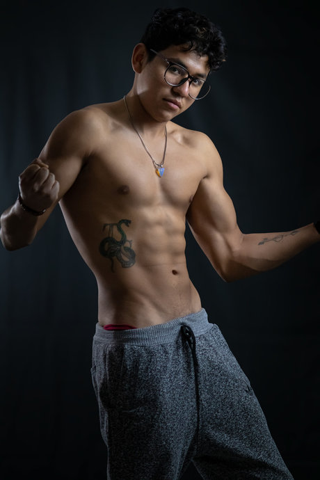 Alan Ruiz model beautiful img