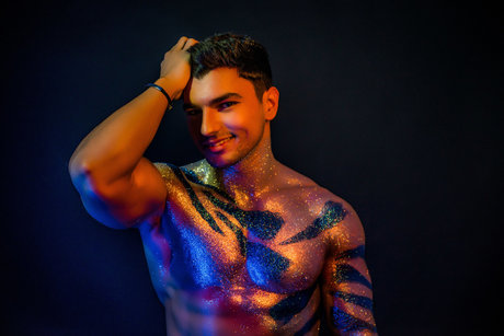 Alec Thomson star xxx pic