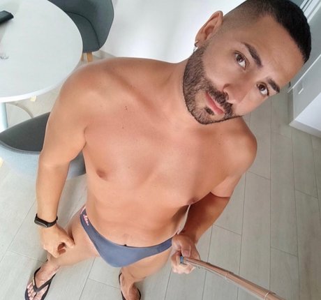 Saurux art actress images