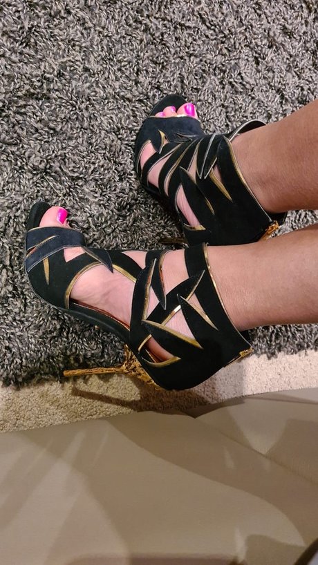 blonde hairy pussy onlyfans sex gallery