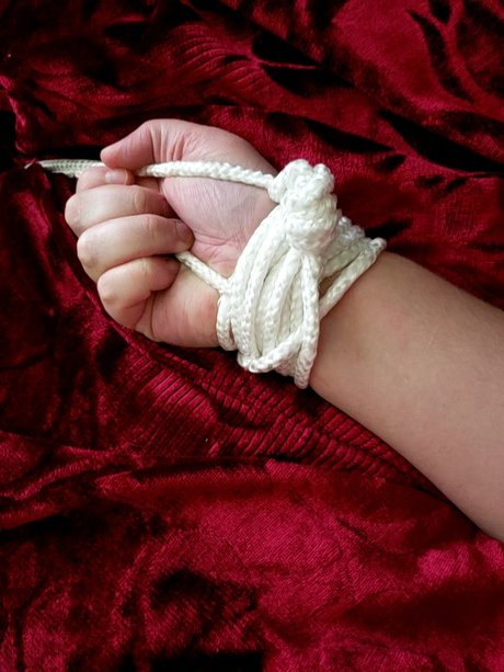 AnnaRose best actress photo