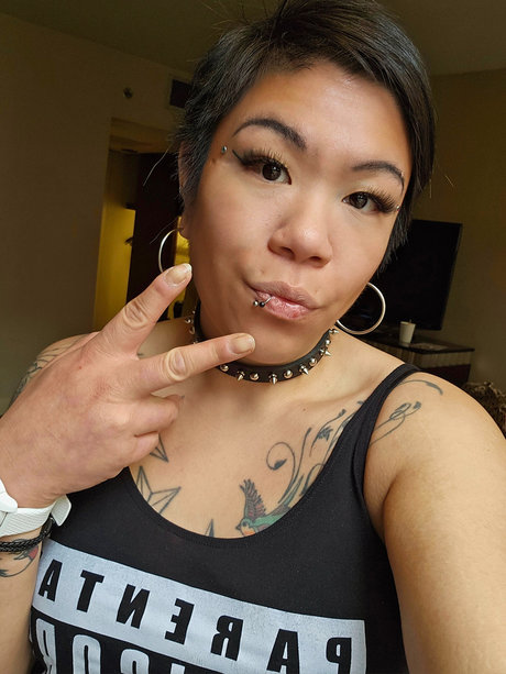 Gracie Guillotine model pornographic photos