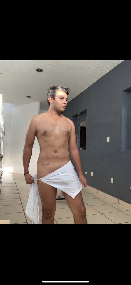 Emi Bluee model beautiful img