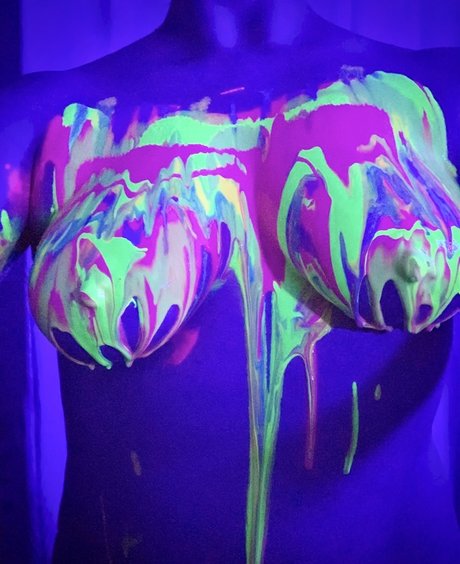 Art in the Nude pretty pornstar archive