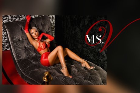 Ms V pornstar top photo