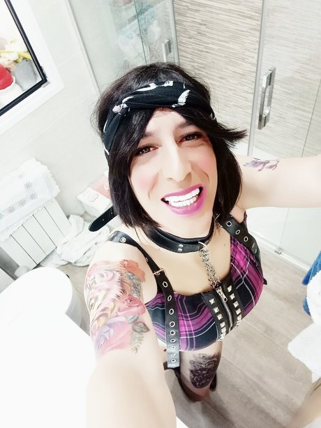 Penelope Crossdesser star xxx image