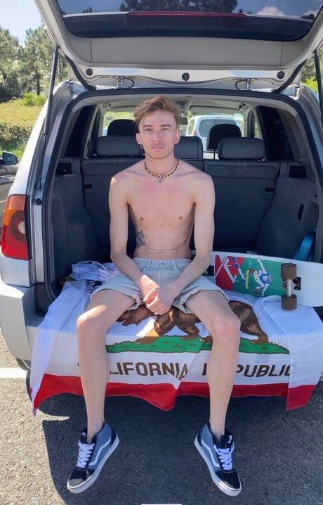 Paulcalifornia model nude image