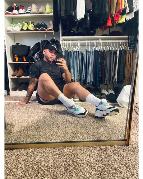 Alejandro Bravo star sexy pics