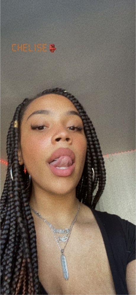 Female Dev_ star sexy pic