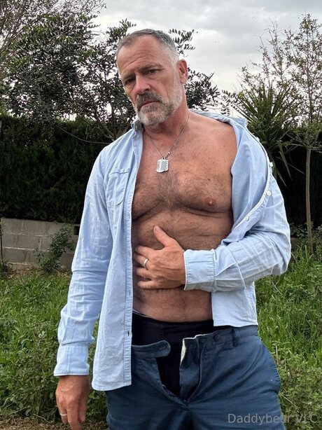 Daddy bear model nudes pic