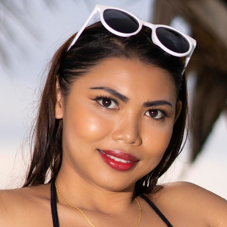 Phawinee star hot pictures