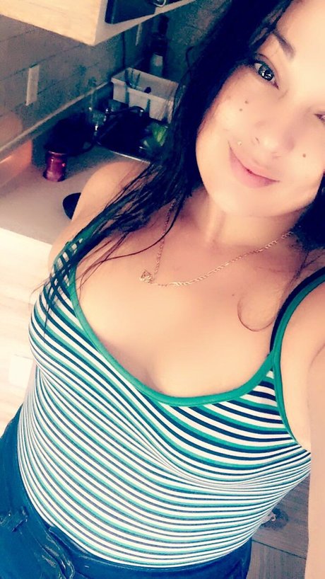 NaughtyPetiteLionne model naked images