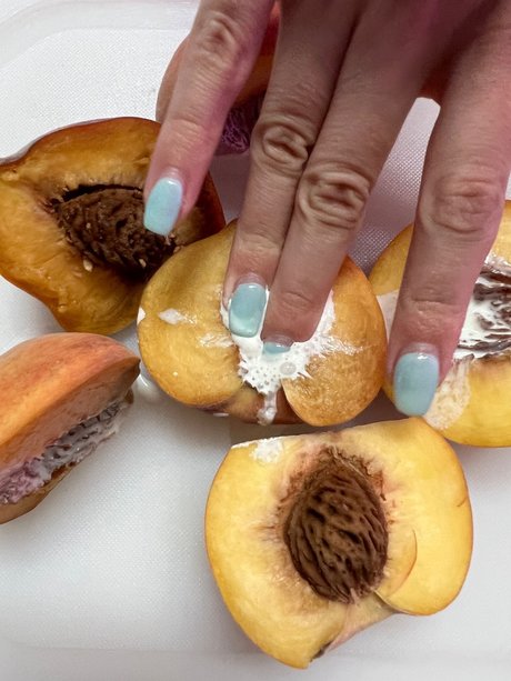 Plump Peach_ nude star photo