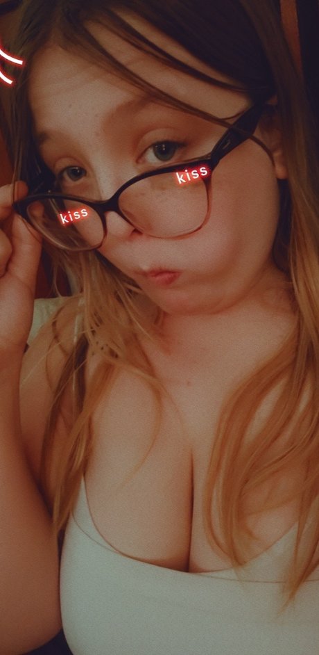 Kara Johnson model adult img