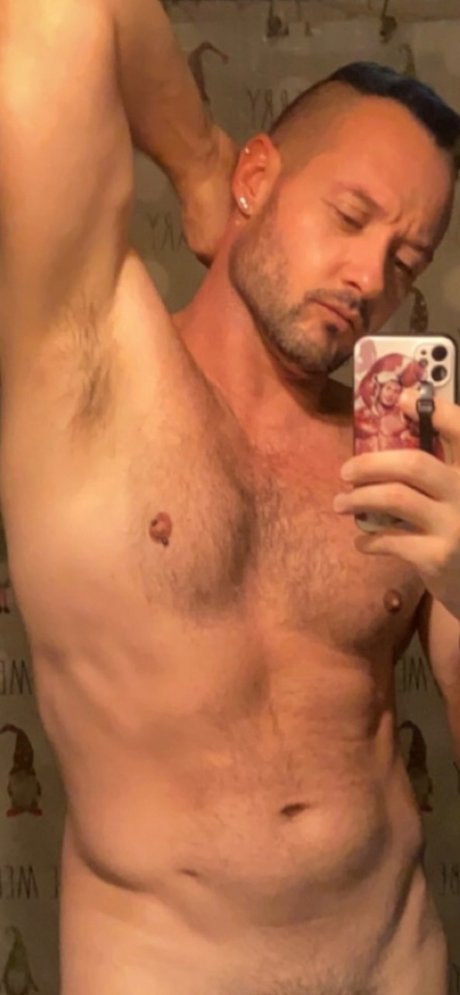 TaurusTony model nudes picture