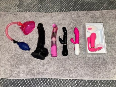 girl on girl onlyfans beautiful naked pic