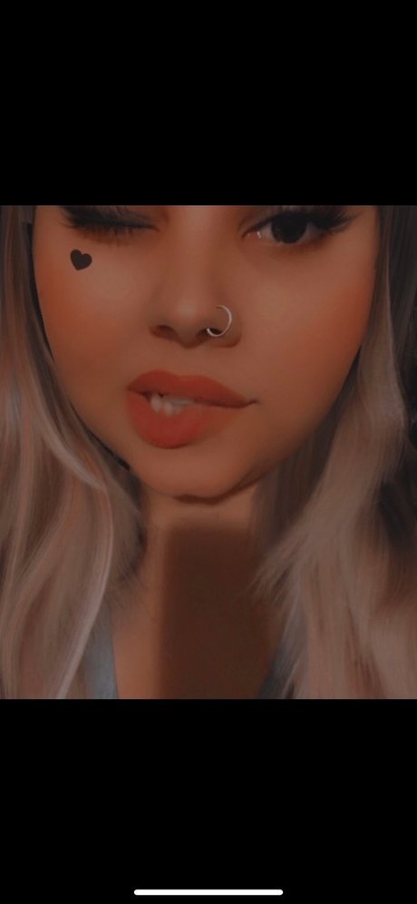 Kittenxo model porn pics