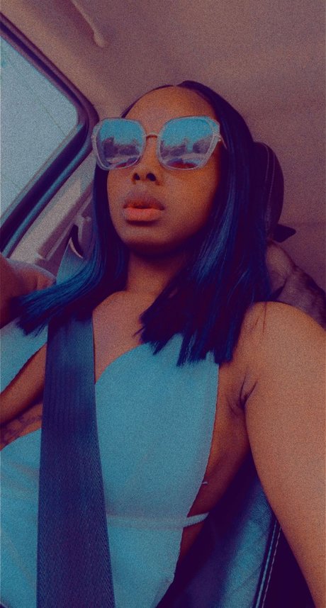 Sneakypeaks pornstar top image