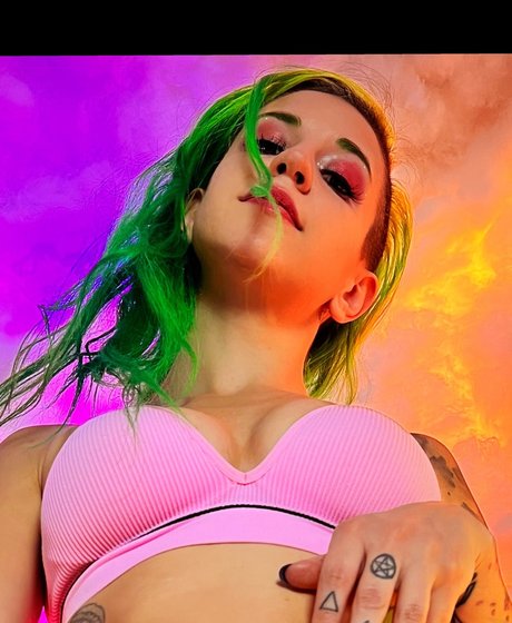 Violet Bombs star hd pictures