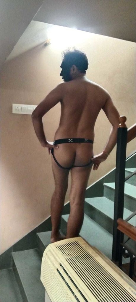 piyushbottom erotic model image