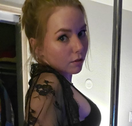 Piper Green pornstar adult galleries