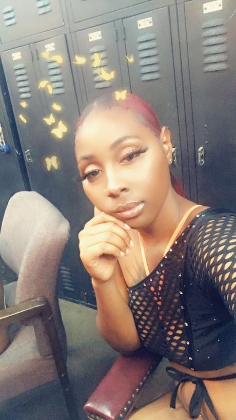 AyyoPrettyBlack hot pornstar pics