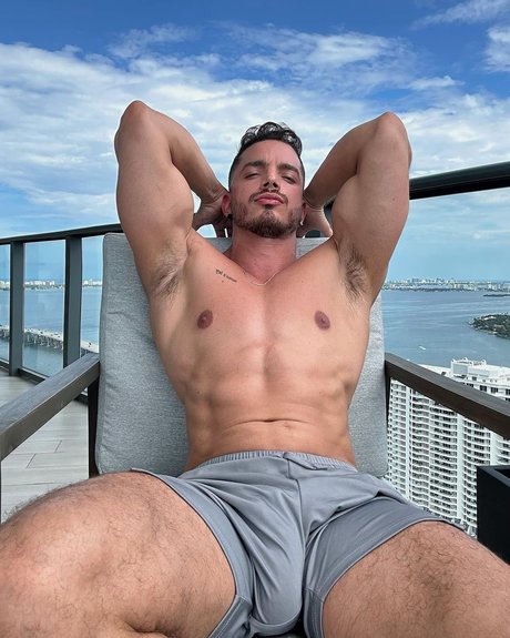 Poyato Top 0 1_ naked actress gallery