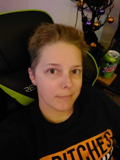 Pomsky Mom pretty actress images