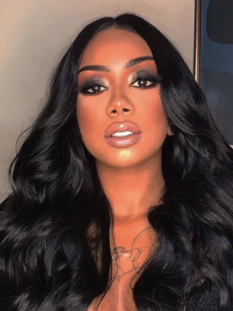 Pocah Carioca nude actress archive