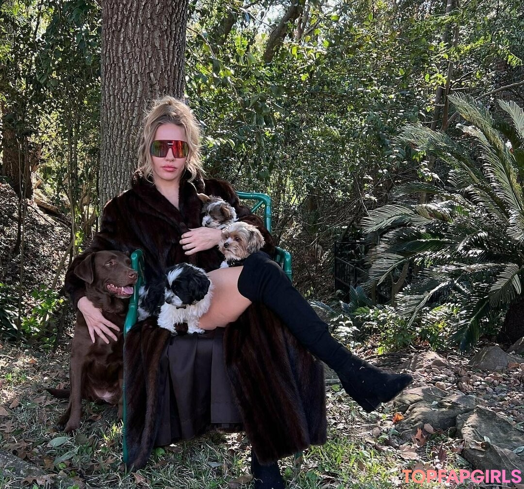 mary a b exclusive model pictures