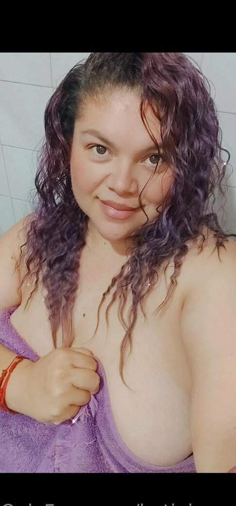 female influencer onlyfans hot picture