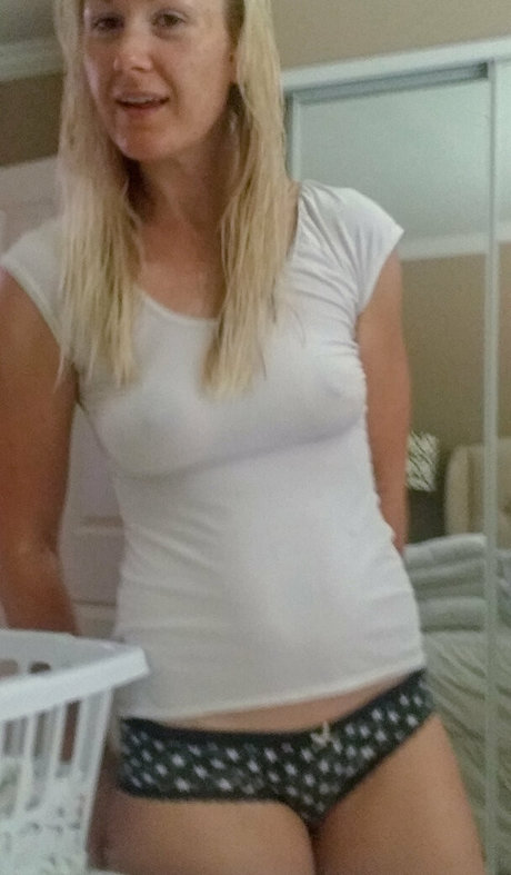 americanhousewife erotic pornstar pics