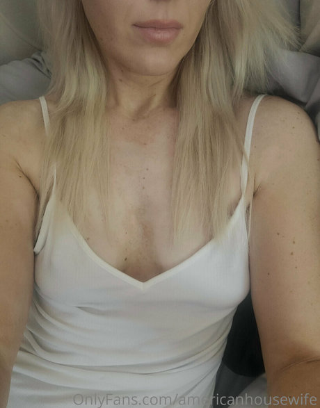 americanhousewife best star img