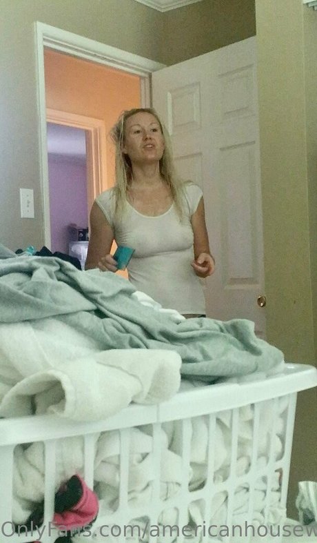 americanhousewife hot model pics