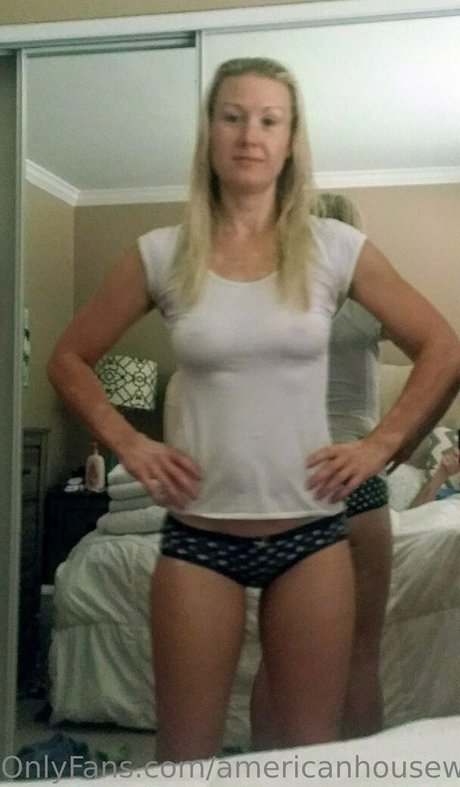 americanhousewife hot star pic