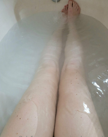 americanhousewife model adult images