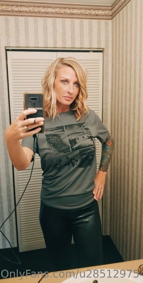 etecterababy pornographic model photo