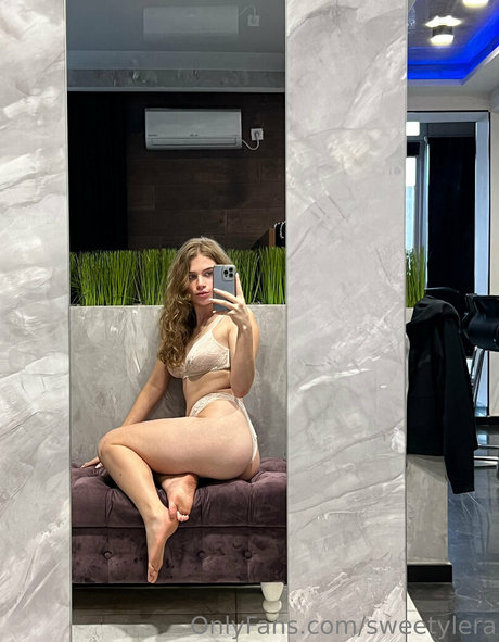 hairy legs onlyfans nude photo