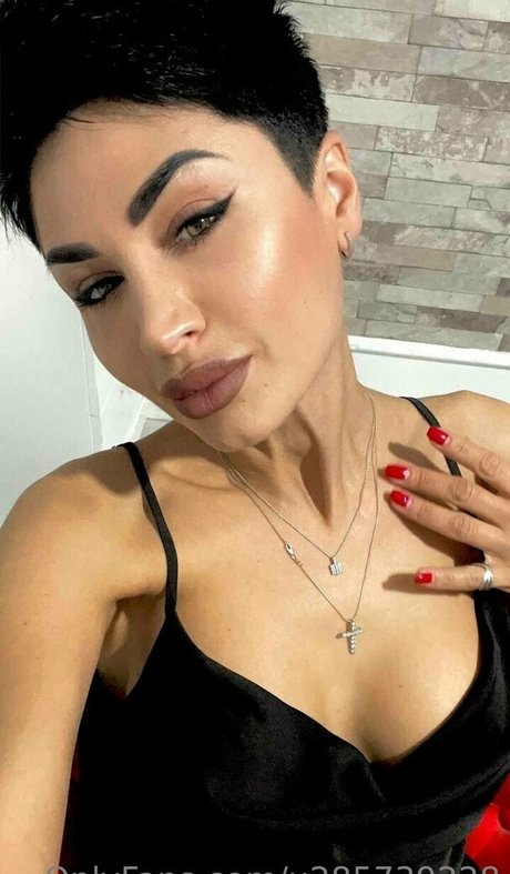 thebaddest m0mmy naked pornstar pic