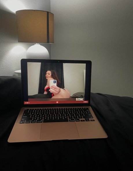 Julitka nude pornstar pic