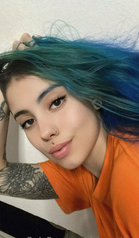 vicposting model high quality picture