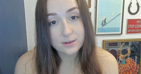 Natural british emma top model img